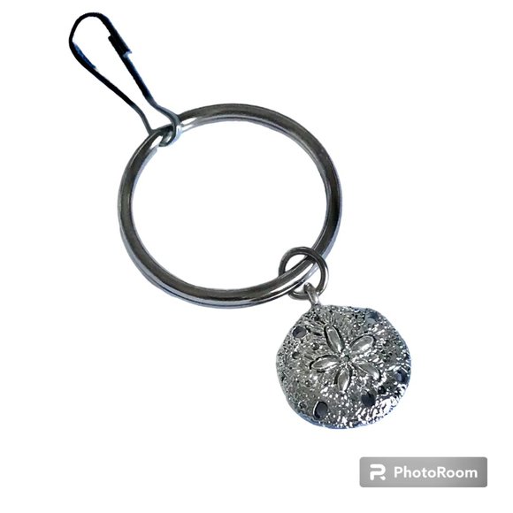 Sand Dollar Keychain Keyring Zipper Pull Purse Charm Silver Tone Sea Life Shell - Picture 1 of 8